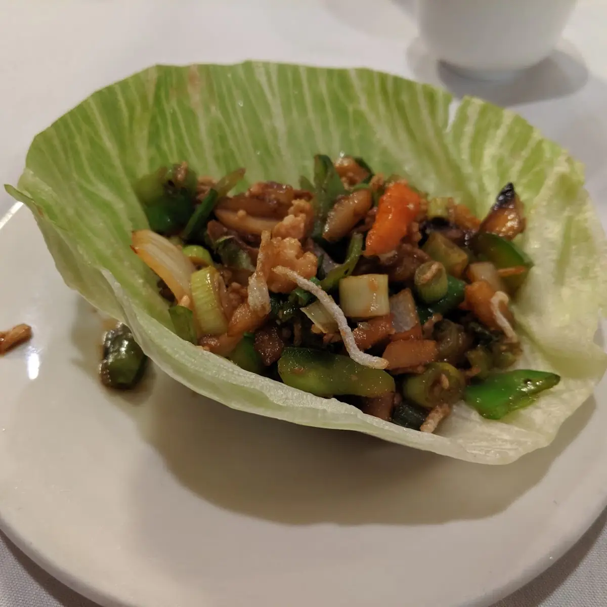 生菜雞鬆Sauteed Minced Chicken with Lettuce Cups